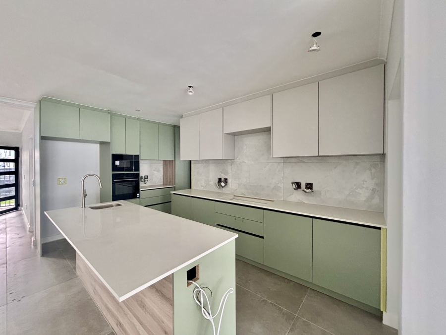 To Let 4 Bedroom Property for Rent in Sandown Western Cape